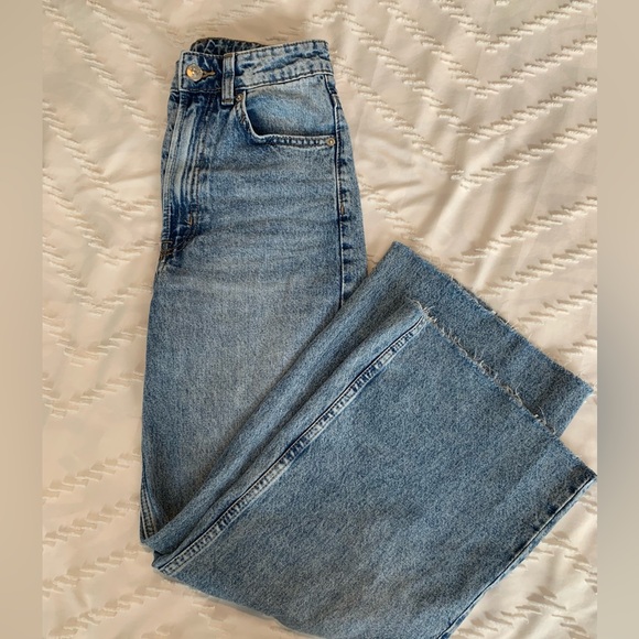 H and M Divided baggy wide leg jeans - Picture 2 of 4